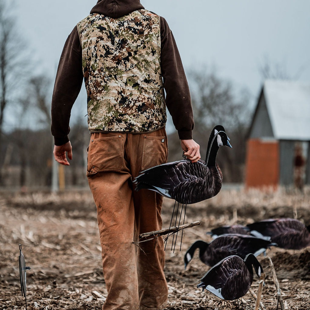 FEROX Flyway Series - Fully Flocked Canada Goose Silhouette Decoys – 60 Pack &amp; Classic Khaki Bag
